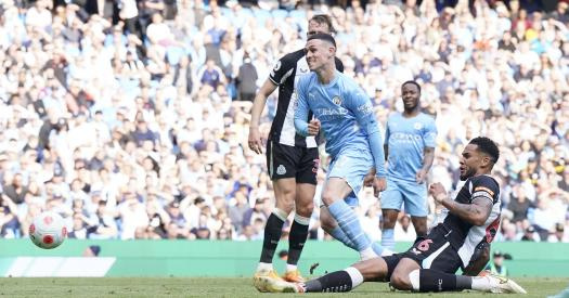 Newcastle với Man City