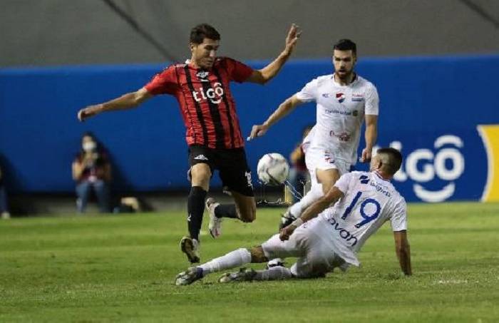 Libertad cùng Club Nacional