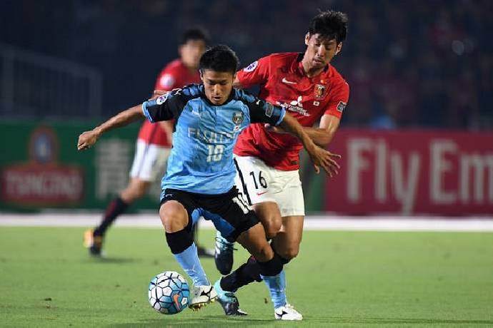 Kawasaki Frontale với Urawa Reds