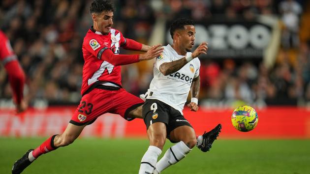 Valencia cùng Rayo Vallecano